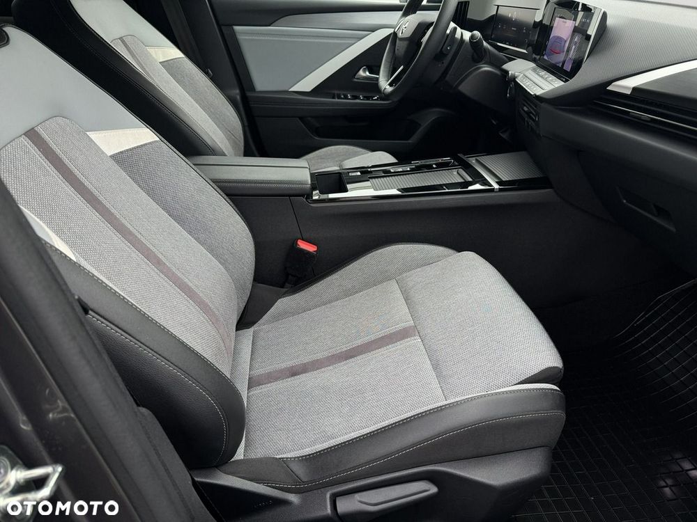 Opel Astra 1.2 T Elegance S&S - 29