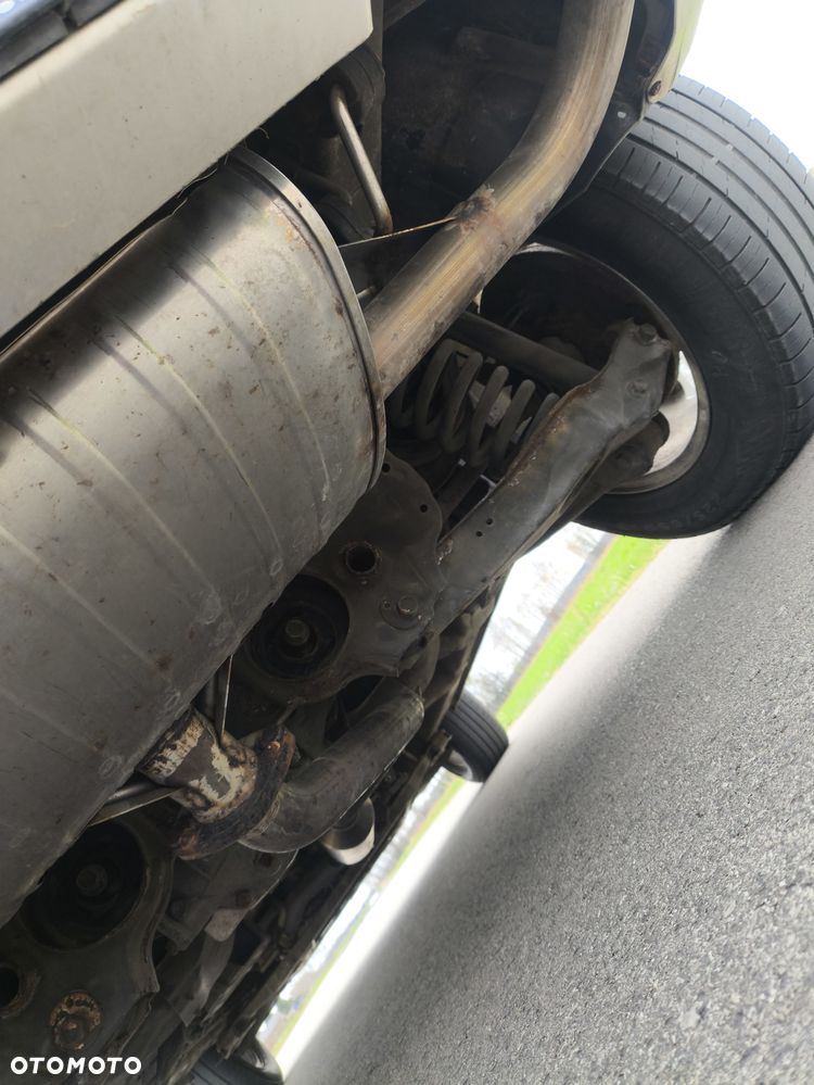 Suzuki Grand Vitara 2.0 Comfort + - 32