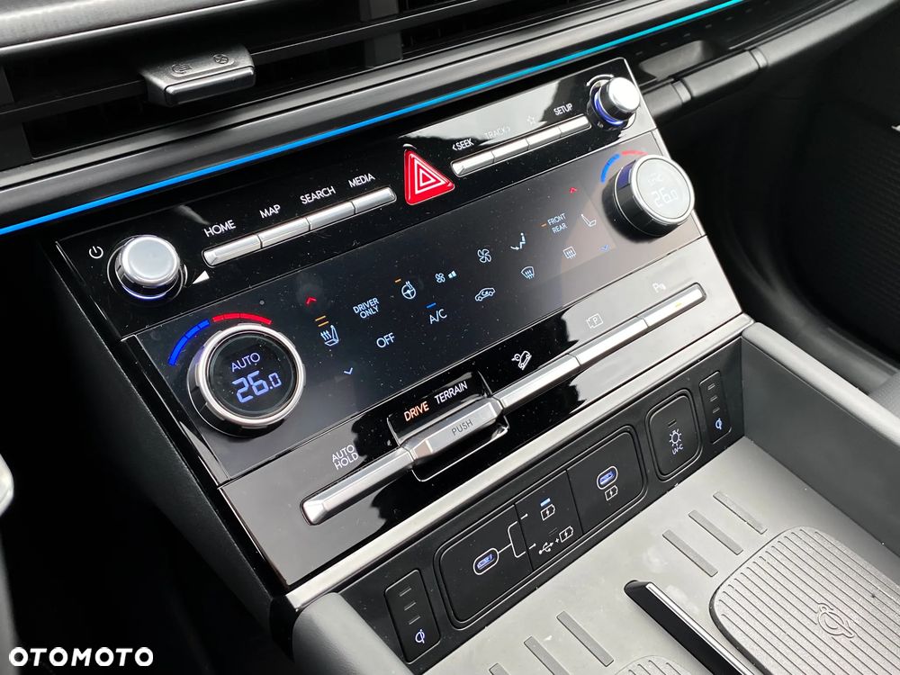 Hyundai Santa Fe 1.6 T-GDI HEV Calligraphy 4WD 6os - 22