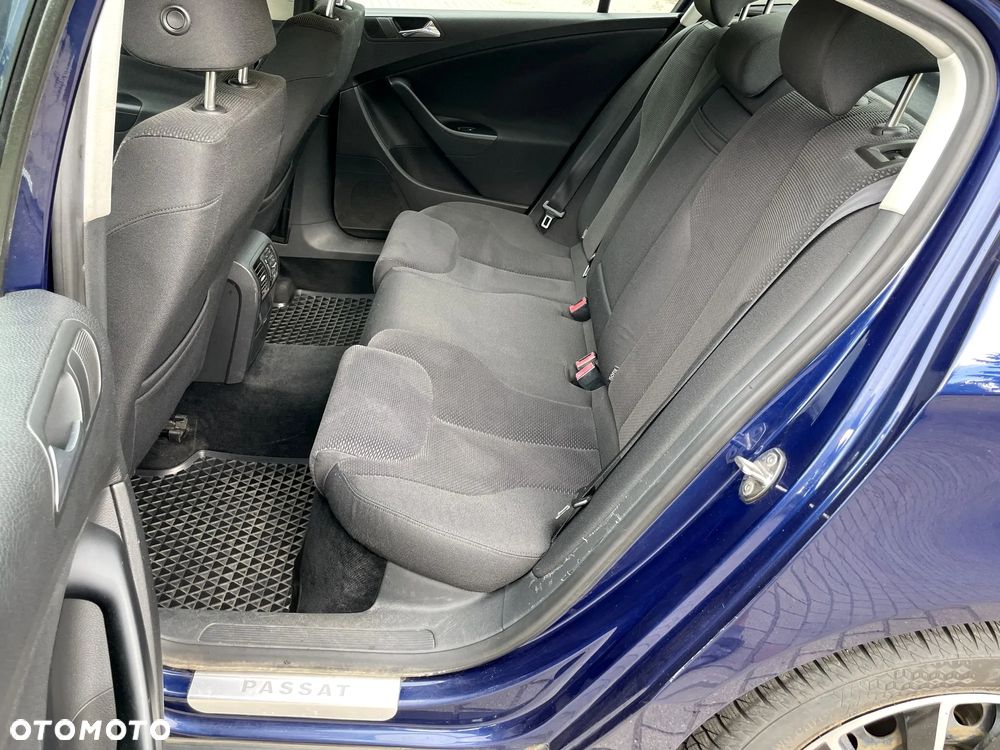 Volkswagen Passat 2.0 TDI DPF Highline - 6
