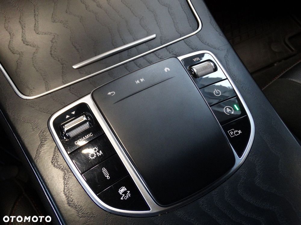 Mercedes-Benz GLC - 29