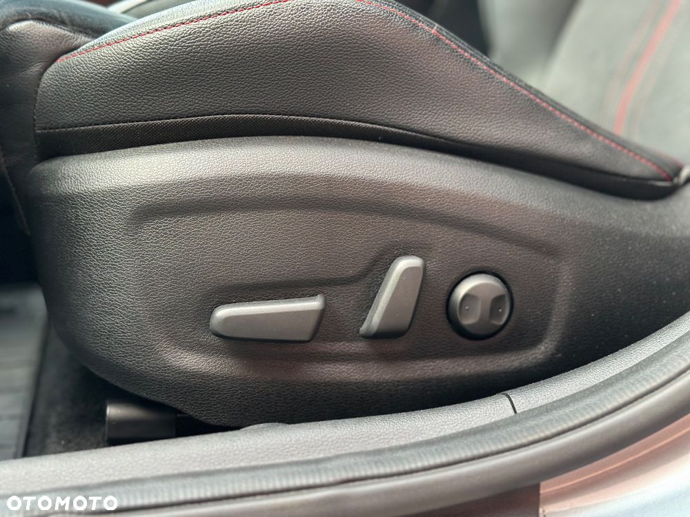 Kia ProCeed 1.6 T-GDI GT DCT - 16