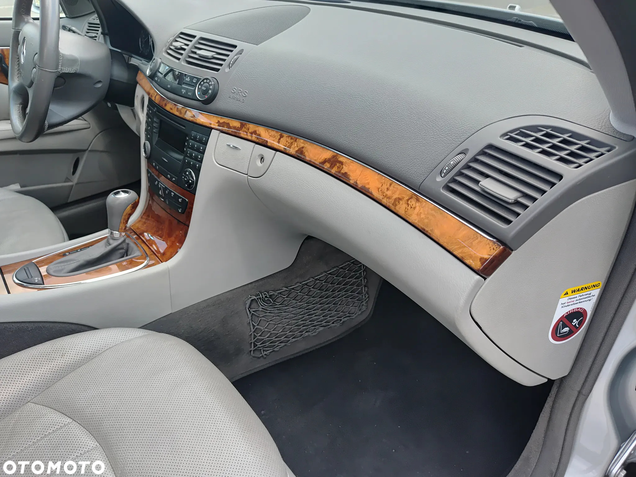Mercedes-Benz Klasa E 300 Elegance - 16