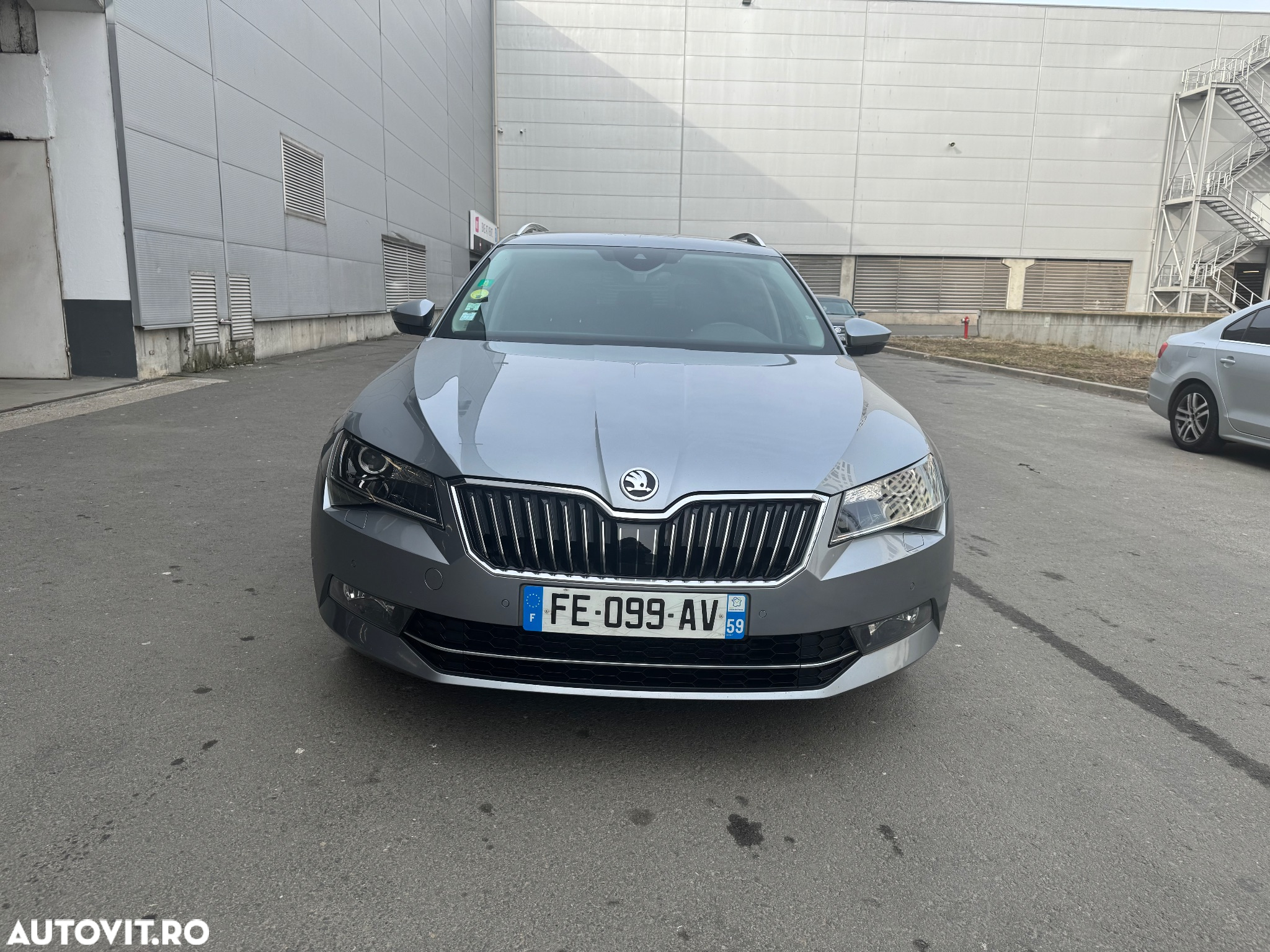Skoda Superb Combi 2.0 TDI DSG Premium Edition - 11