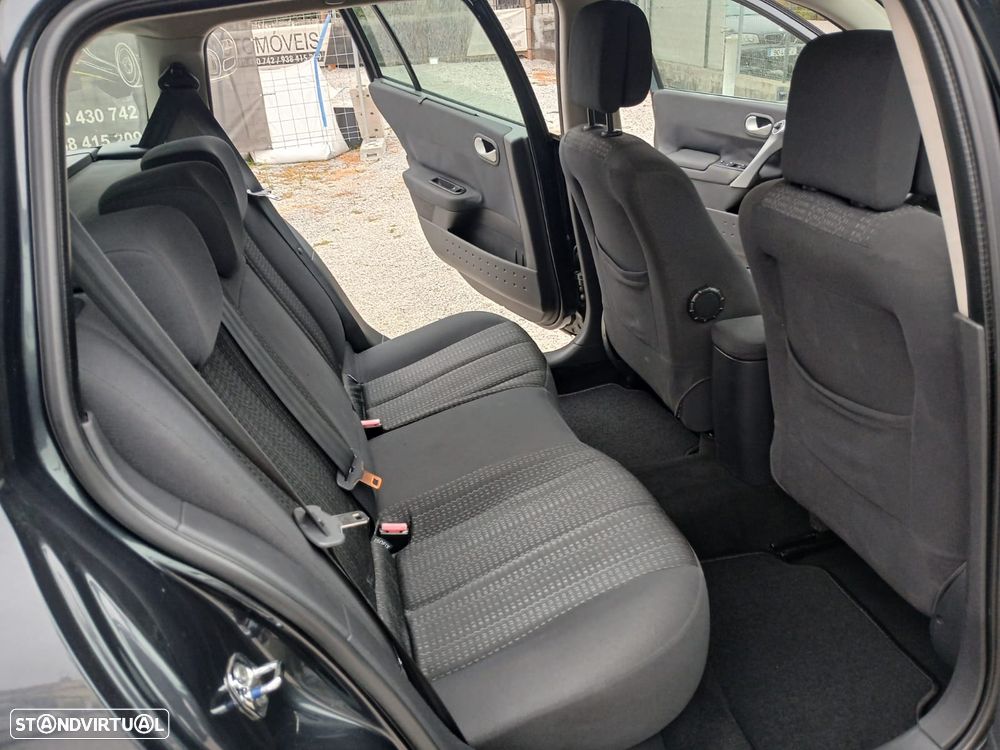 Renault Mégane Break 1.5 dCi Dynamique S - 4