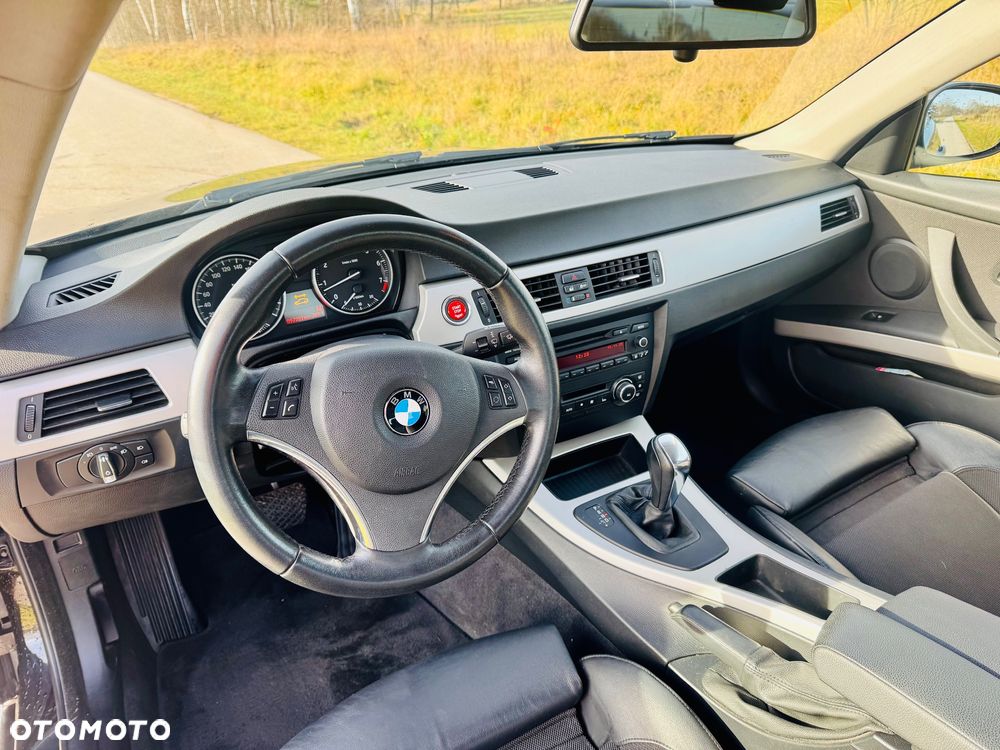 BMW Seria 3 320i Coupe M Sport Edition - 8