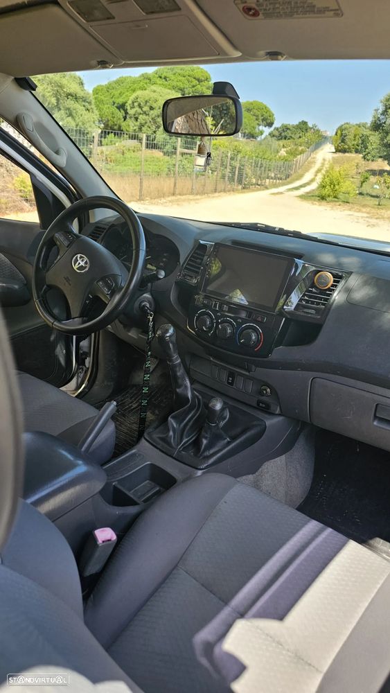 Toyota Hilux 2.5 D-4D 4WD CD CM AC - 21