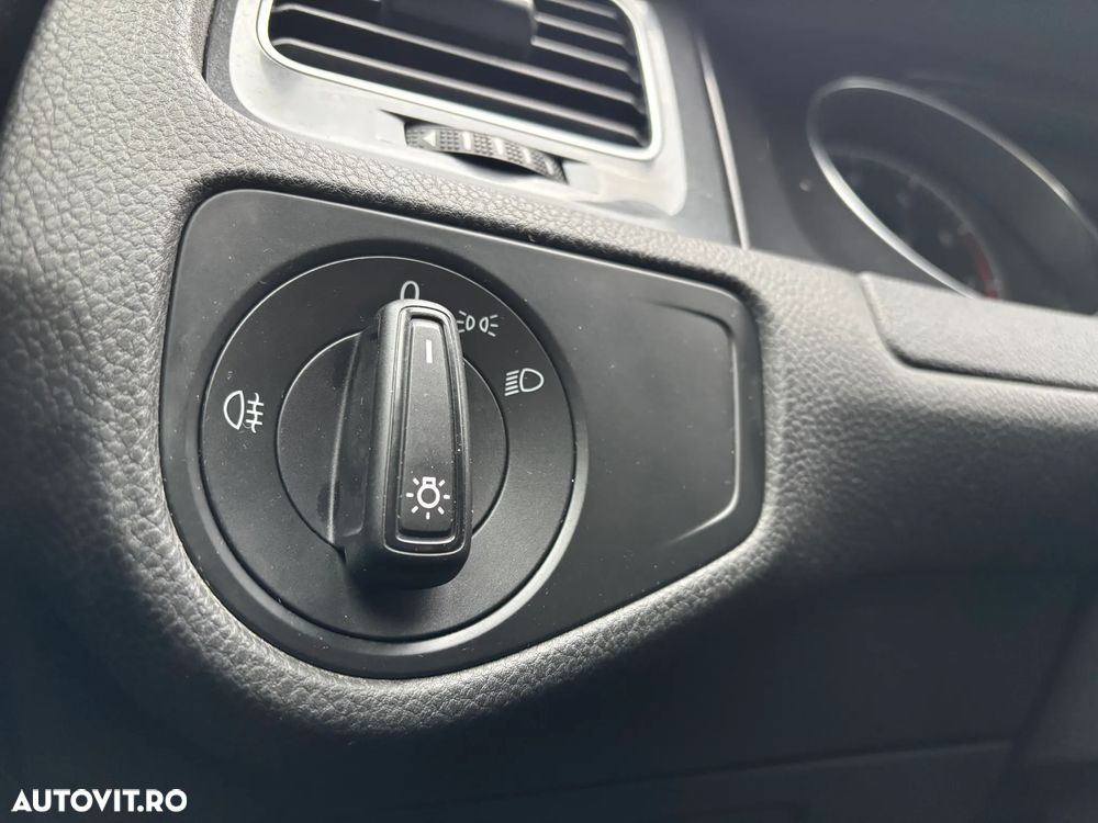 Volkswagen Golf 1.0 TSI Comfortline - 17