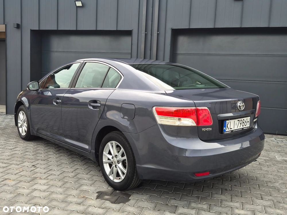 Toyota Avensis 1.8 Premium EU5 - 6