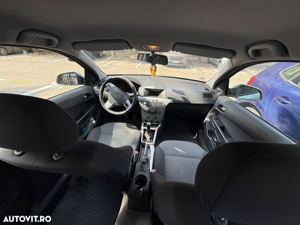Opel Astra 2011 photo 3