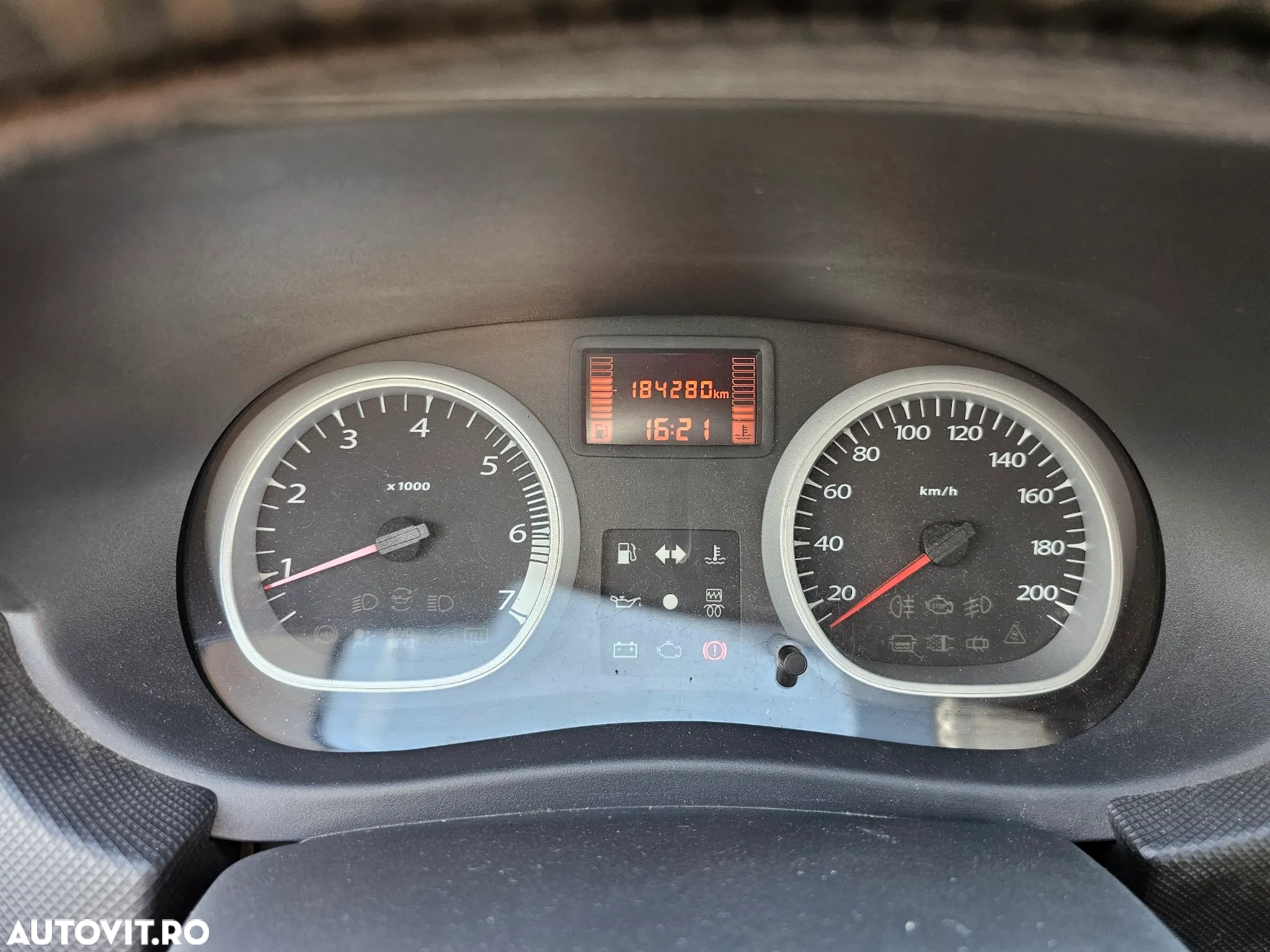 Dacia Duster 1.5 dCi 4x4 Prestige - 9
