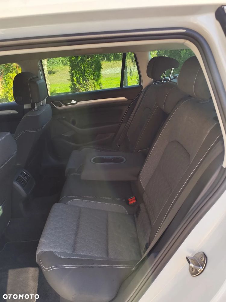 Volkswagen Passat Variant - 27