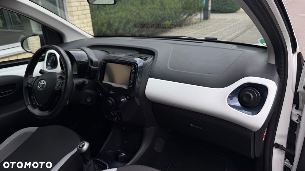 Toyota Aygo x-clusive Style Selection - 28