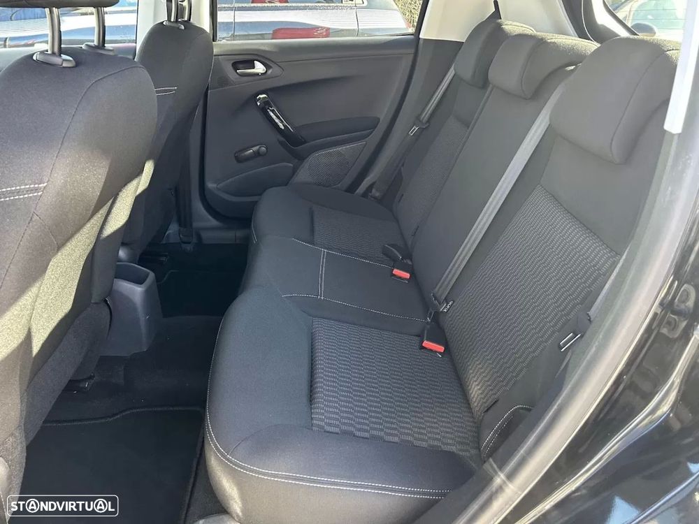 Peugeot 208 1.2 PureTech Style - 6