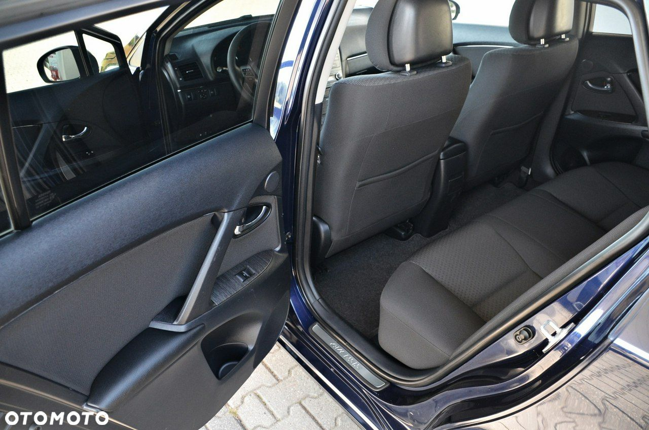 Toyota Avensis - 20