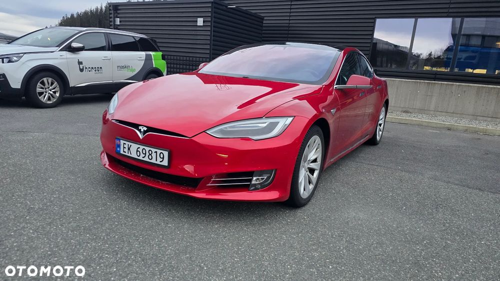 Tesla Model S - 29