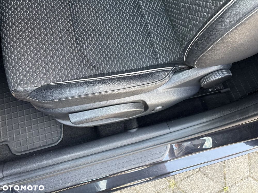 Kia Ceed 1.5 T-GDI Business Line DCT - 14