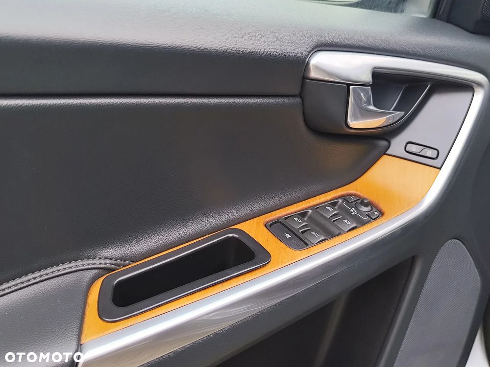 Volvo XC 60 T5 AWD Geartronic Summum - 23