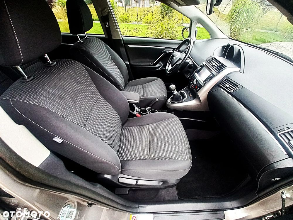Toyota Verso 1.6 D-4D Prestige - 9