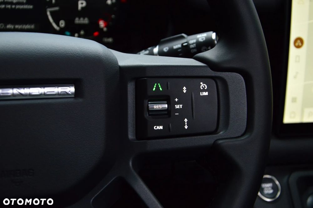 Land Rover Defender 110 D300 X-Dynamic HSE - 25