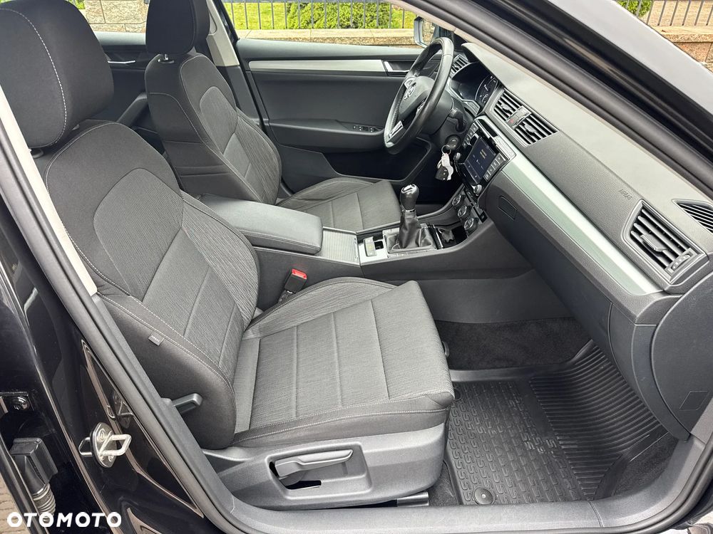 Skoda Superb 1.6 TDI Ambition - 10