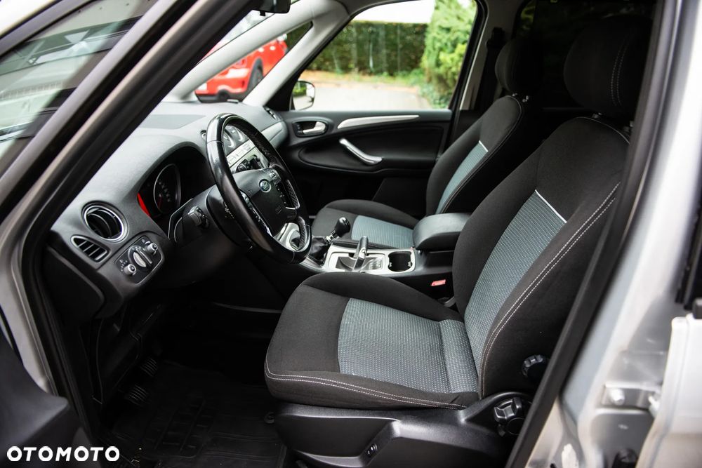 Ford Galaxy 2.0 TDCi Ghia - 16