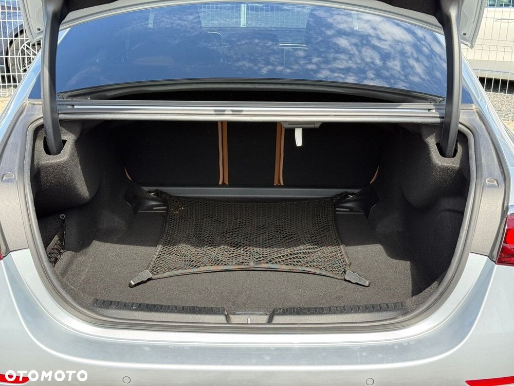 Mercedes-Benz Klasa E 220 d mHEV 4-Matic AMG 9G-Tronic - 33