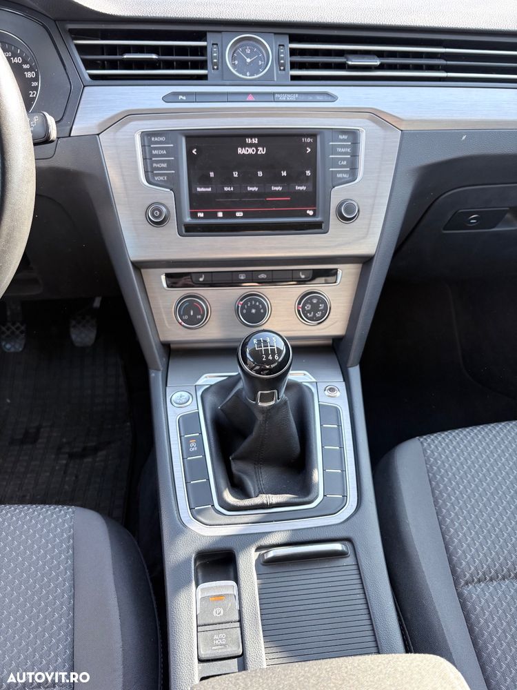 Volkswagen Passat - 12