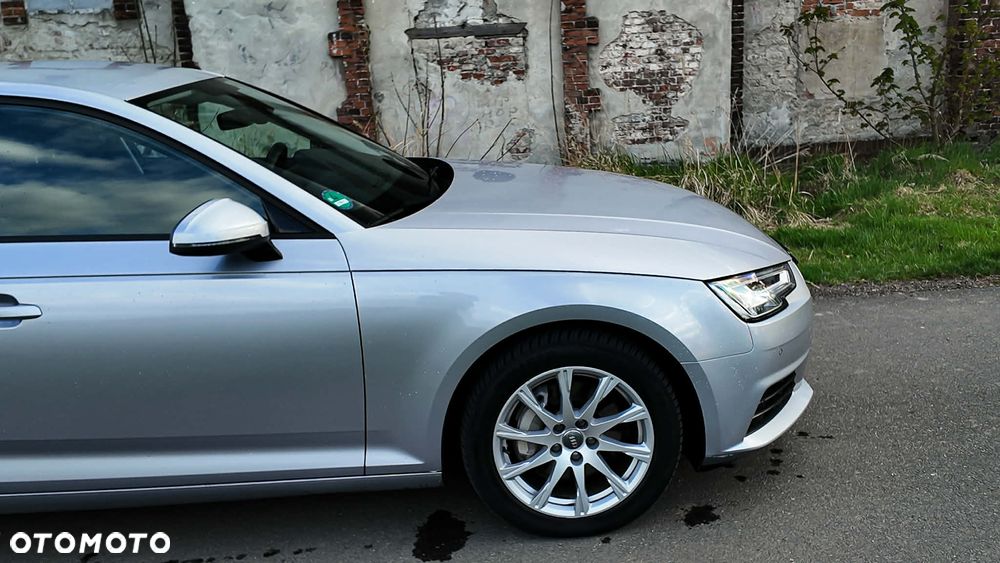 Audi A4 Limousine 2.0 TDI quattro design - 4
