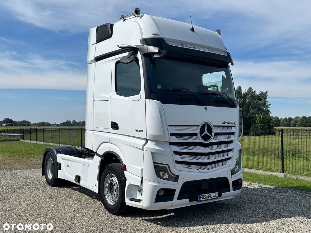 Mercedes-Benz Actros 1845 LS Giga Space Retarder z Niemiec - 1