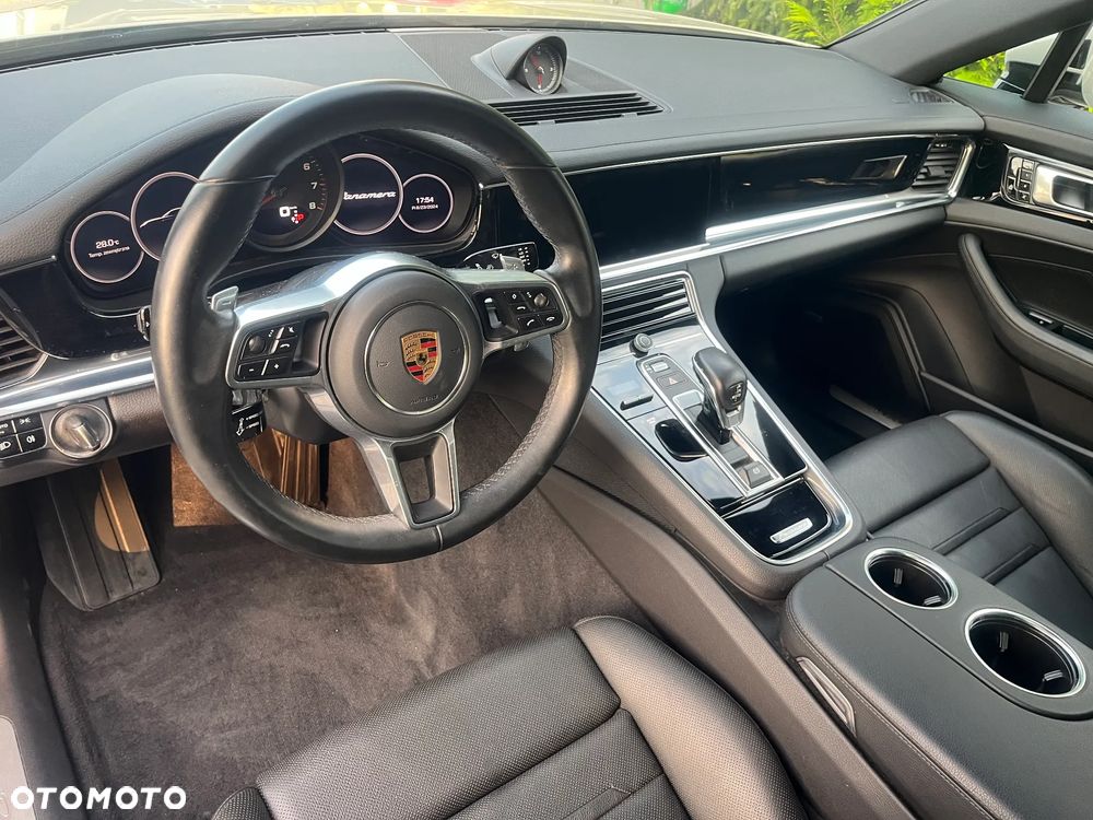 Porsche Panamera Standard - 15