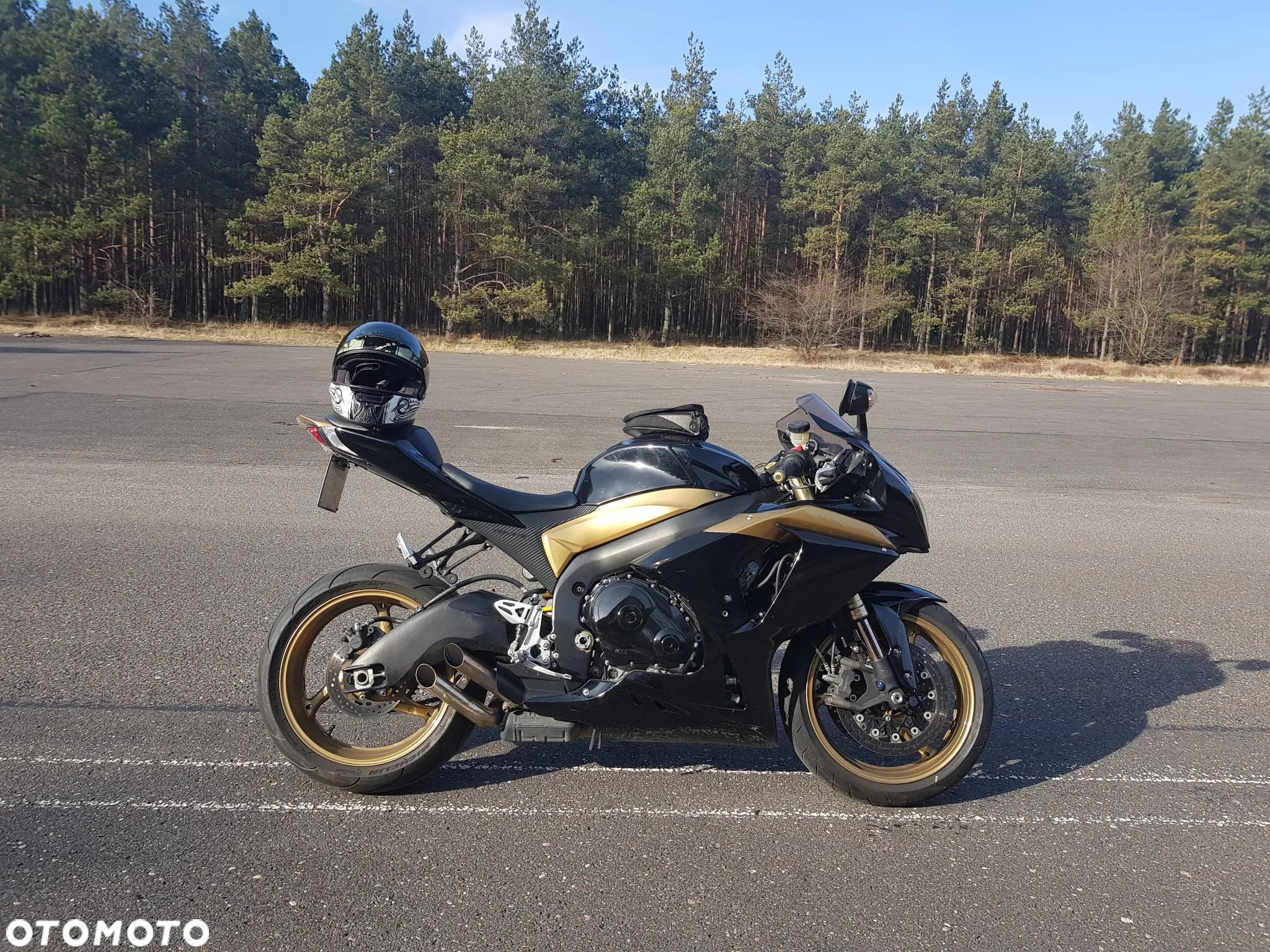 Suzuki GSX-R - 1
