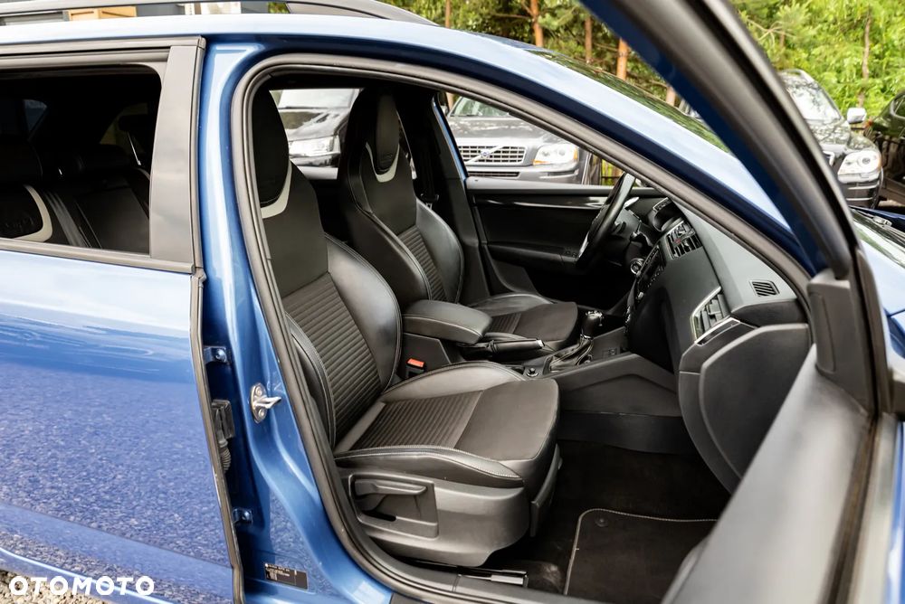 Skoda Octavia 2.0 TSI (Green tec) DSG RS - 25