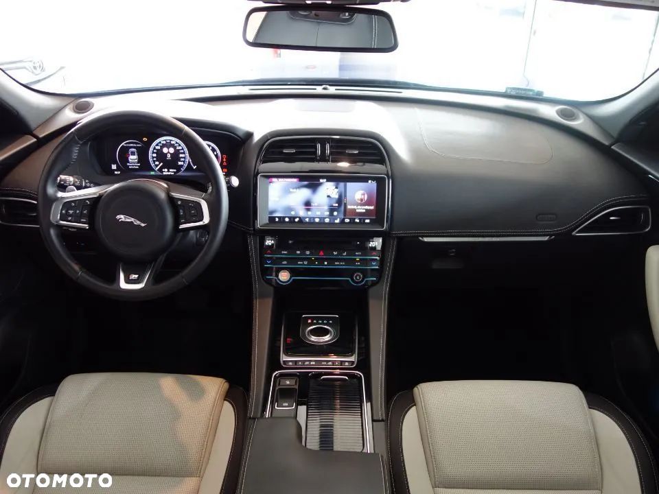 Jaguar F-Pace 2.0 i4P AWD R-Sport - 13