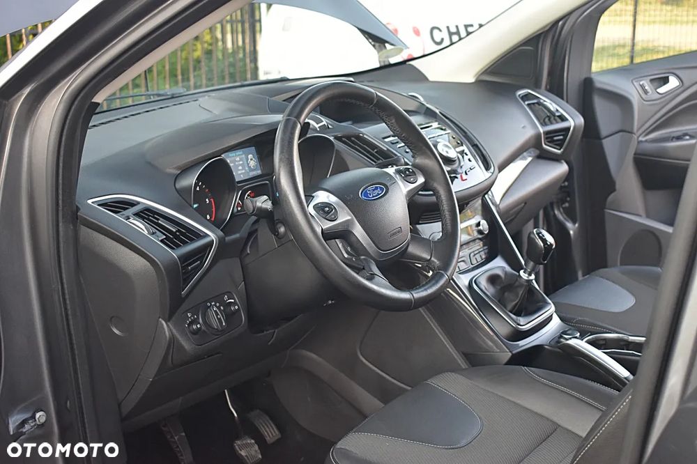 Ford Kuga 2.0 TDCi 2x4 Titanium - 18