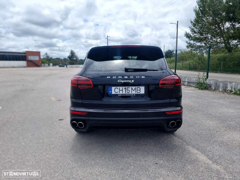 Porsche Cayenne S E-Hybrid - 4