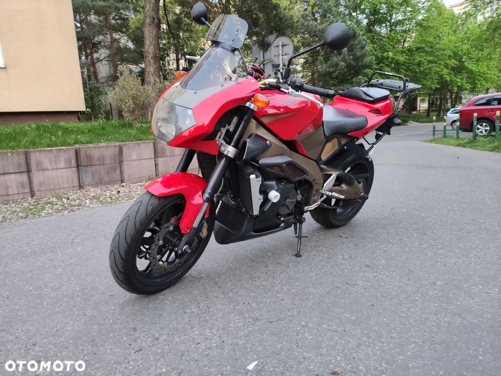Aprilia Tuono - 8