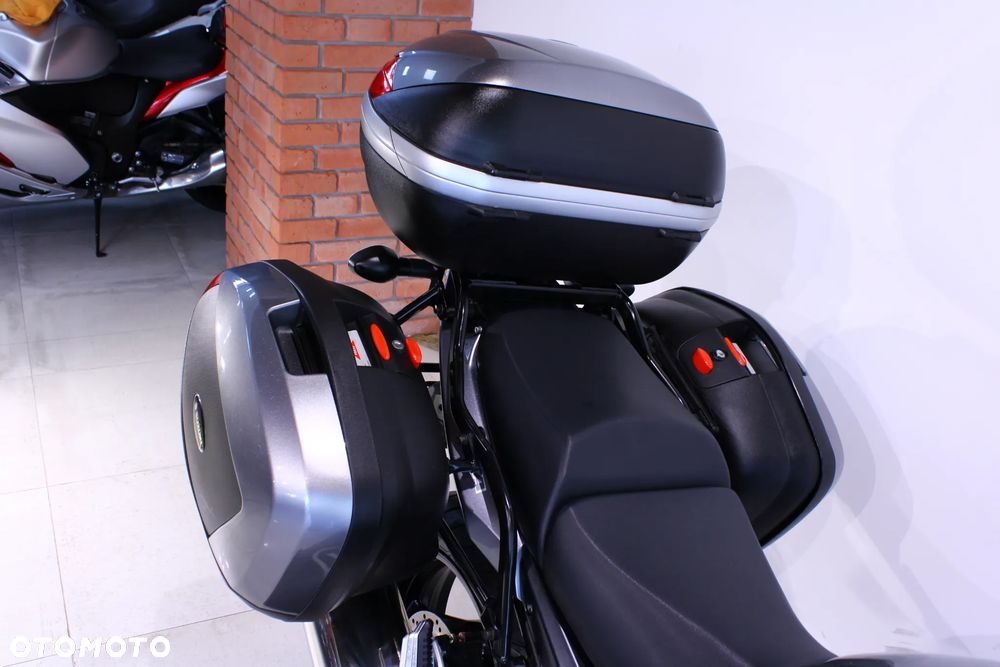 Suzuki GSX - 19