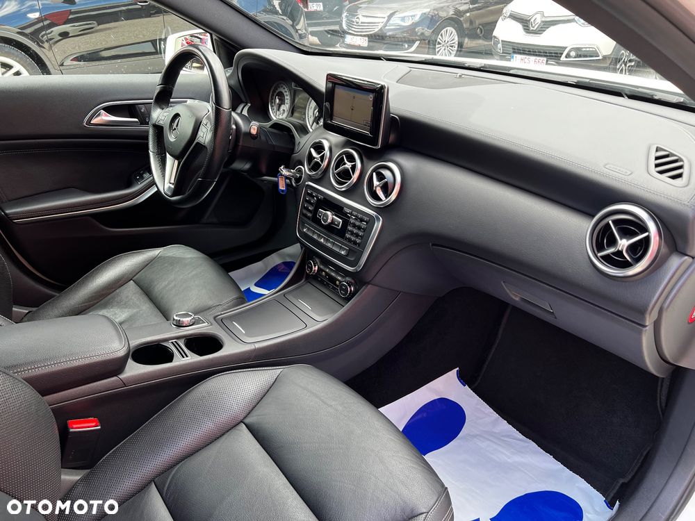 Mercedes-Benz Klasa A 250 7G-DCT AMG Line - 28