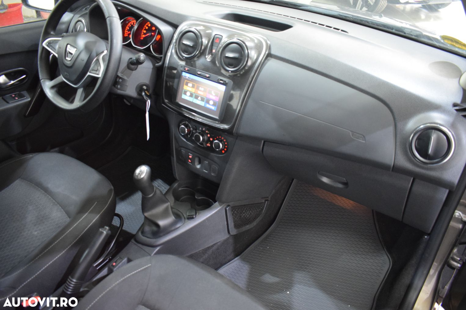 Dacia Logan MCV 0.9 TCe 90 CP Laureate - 12
