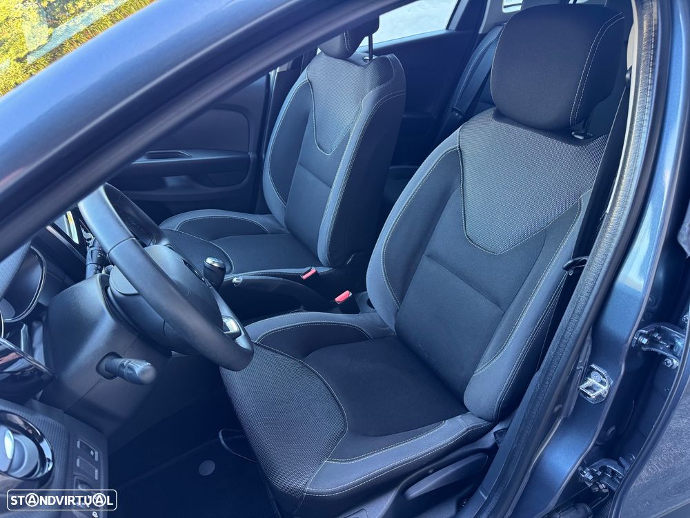 Renault Clio Sport Tourer Energy dCi 90 Start & Stop Experience - 17