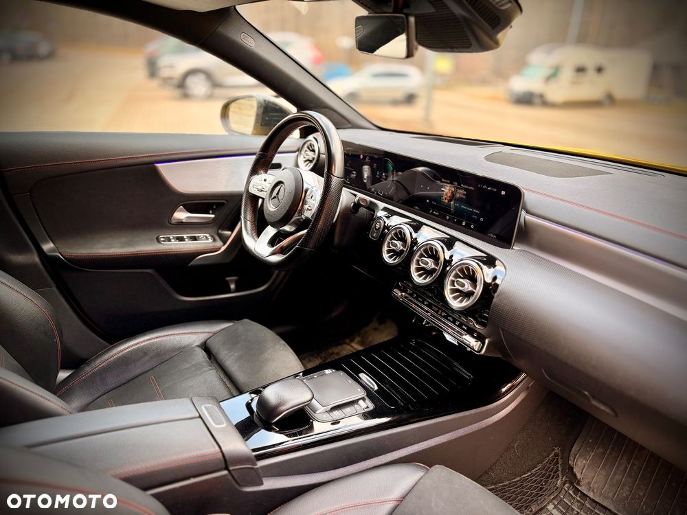 Mercedes-Benz CLA 200 AMG Line 7G-DCT - 12