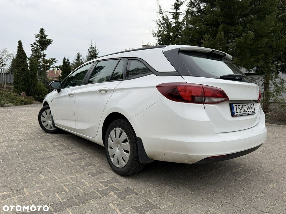 Opel Astra 1.6 CDTI Essentia - 4