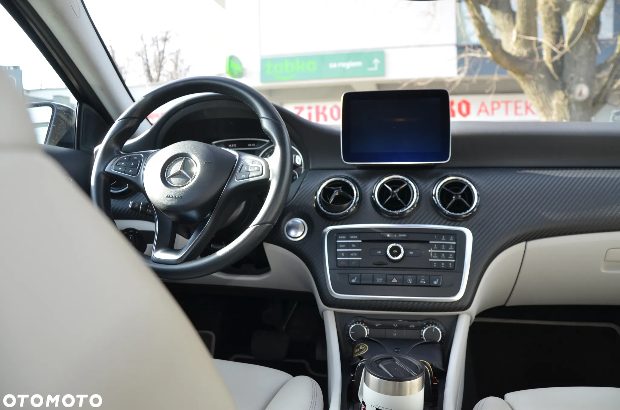 Mercedes-Benz GLA 200 7G-DCT - 9