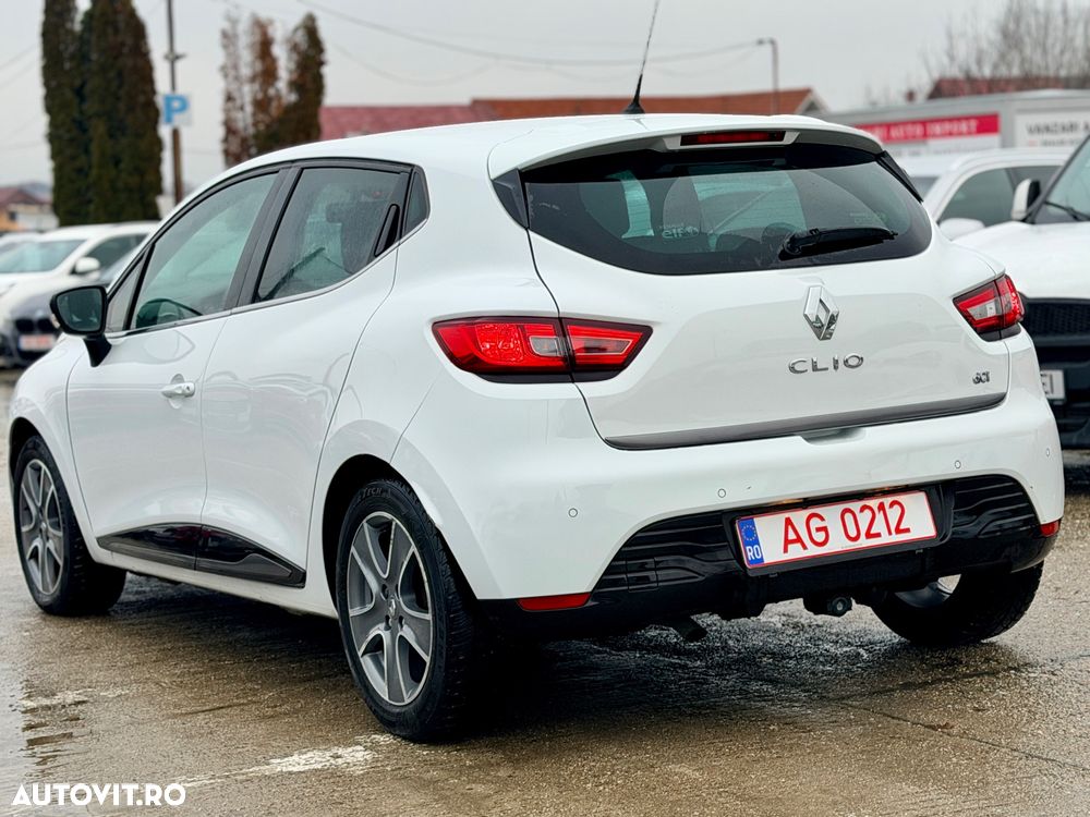Renault Clio - 25