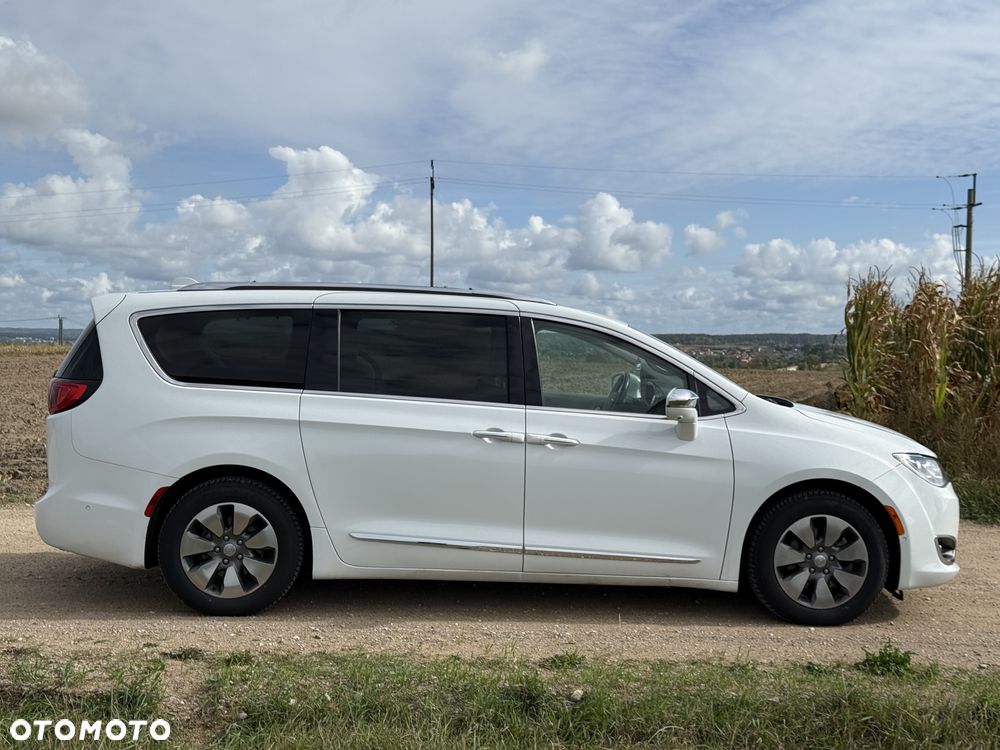 Chrysler Pacifica - 5