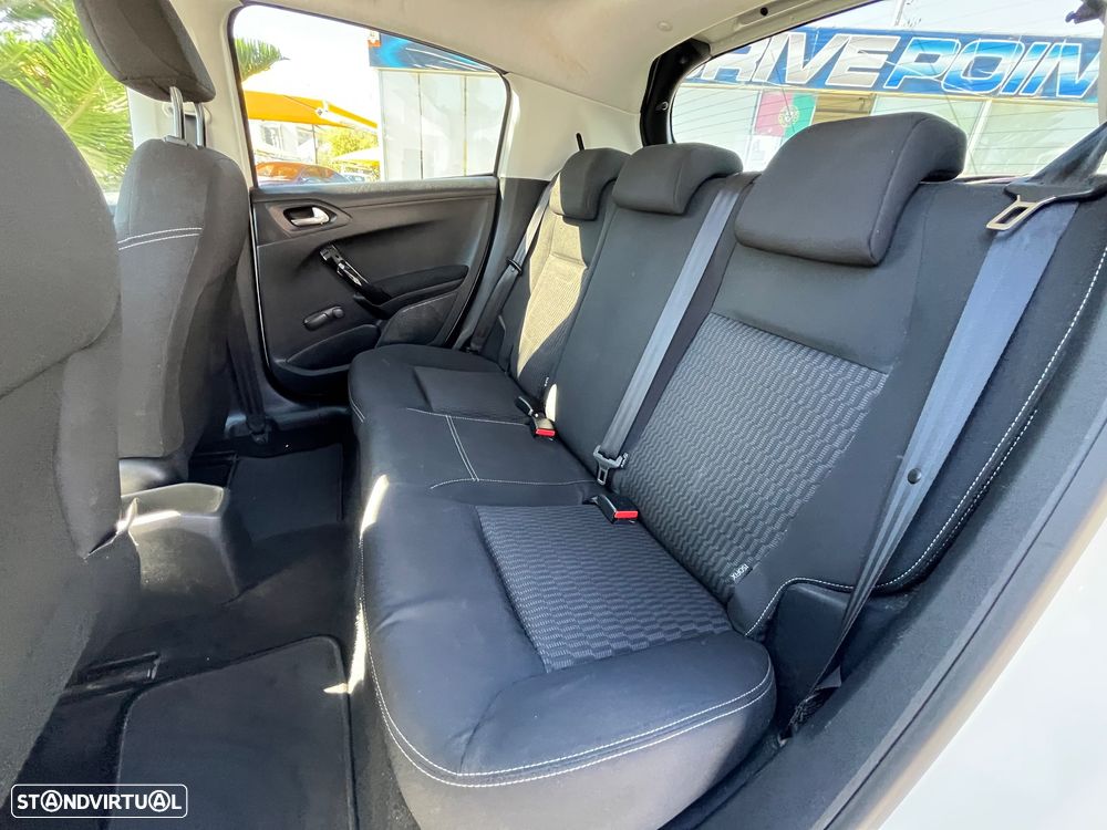Peugeot 208 1.2 PureTech Active - 43