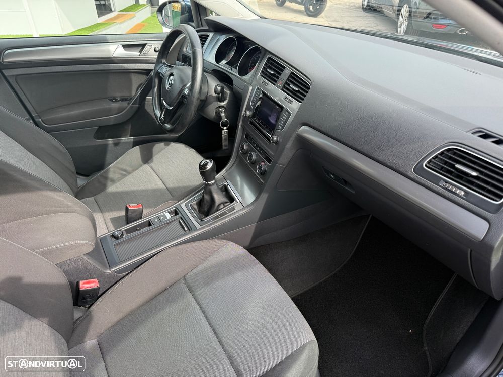 VW Golf 1.6 TDI Confortline - 14