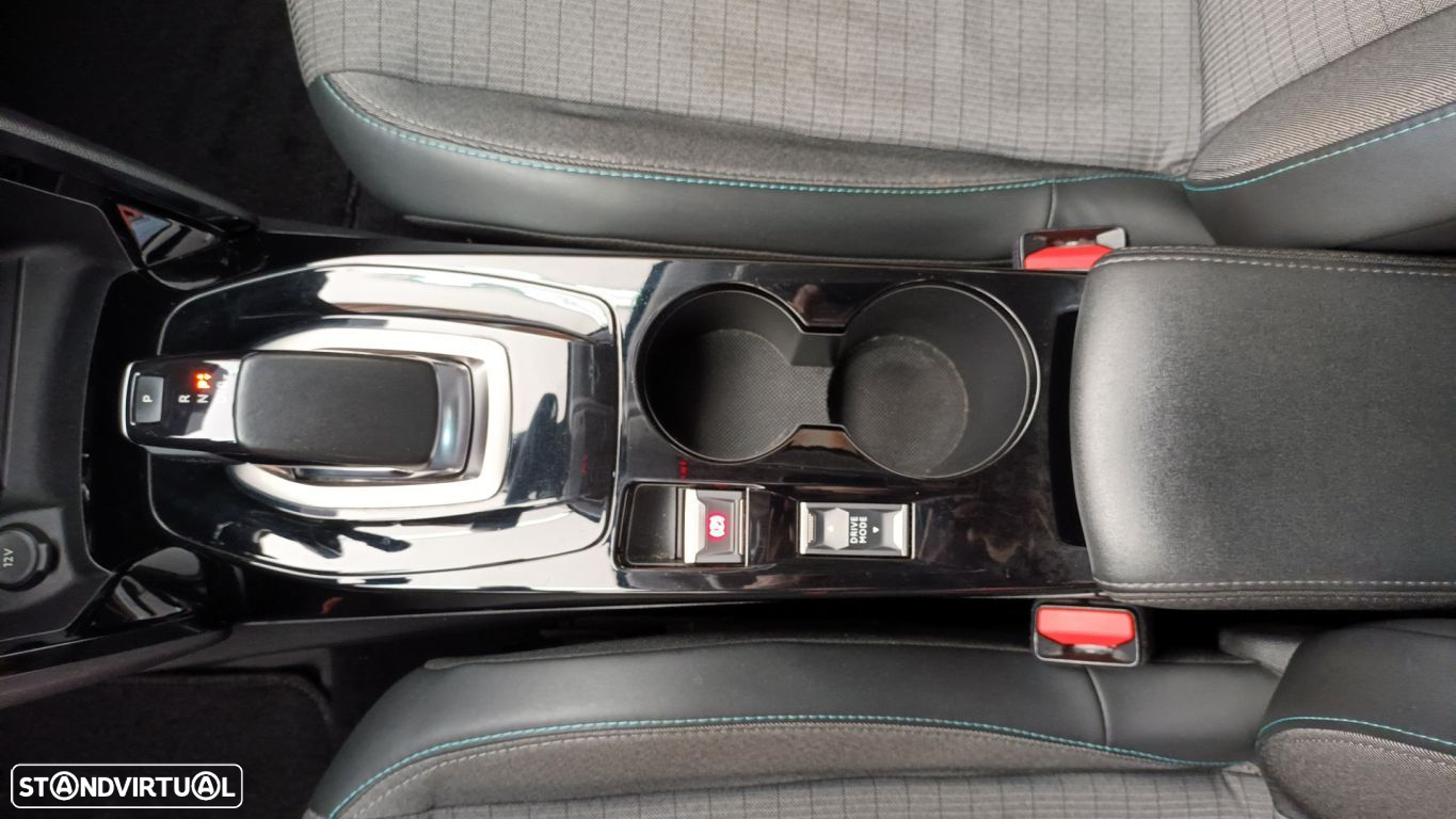 Peugeot e-208 Allure Pack - 49