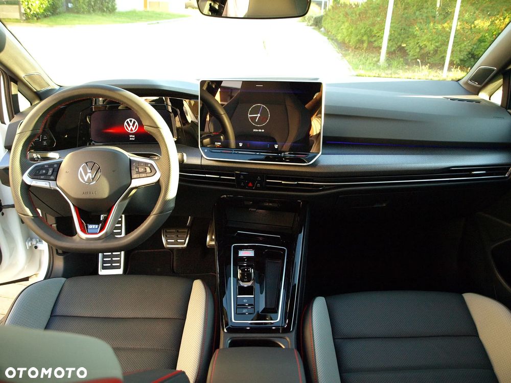 Volkswagen Golf - 11
